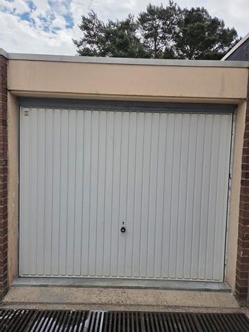 Garagepoort  beschikbaar voor biedingen