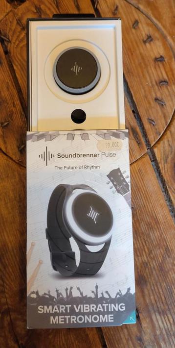 Soundbrenner Pulse metronoom — met accessoires beschikbaar voor biedingen
