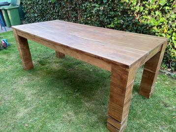 Tafel in exotisch hardhout  beschikbaar voor biedingen