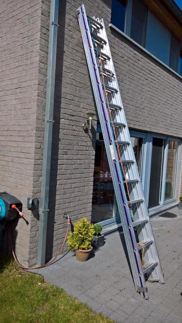 Opsteek ladder met trektouw 3x14 treden beschikbaar voor biedingen