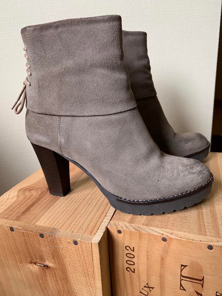 Elegante enkellaarsjes in daim maat 38, Kleding | Dames, Schoenen, Zo goed als nieuw, Lage of Enkellaarzen, Bruin, Ophalen