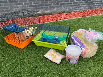 Hamster spullen kooi, stro, zand beschikbaar voor biedingen