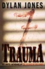 Trauma / Thicker than water /Gespleten brein / Dylan Jones, Boeken, Ophalen of Verzenden, Gelezen