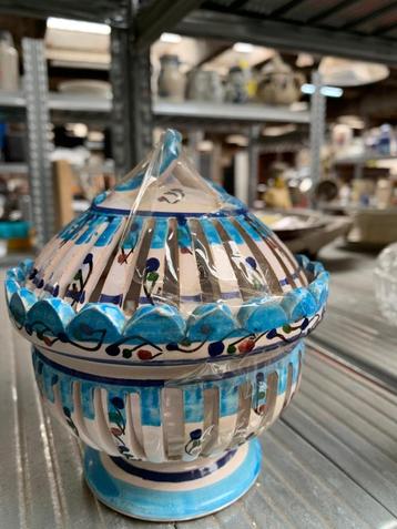 Ceramisch handgemaakt deksel potje beschikbaar voor biedingen