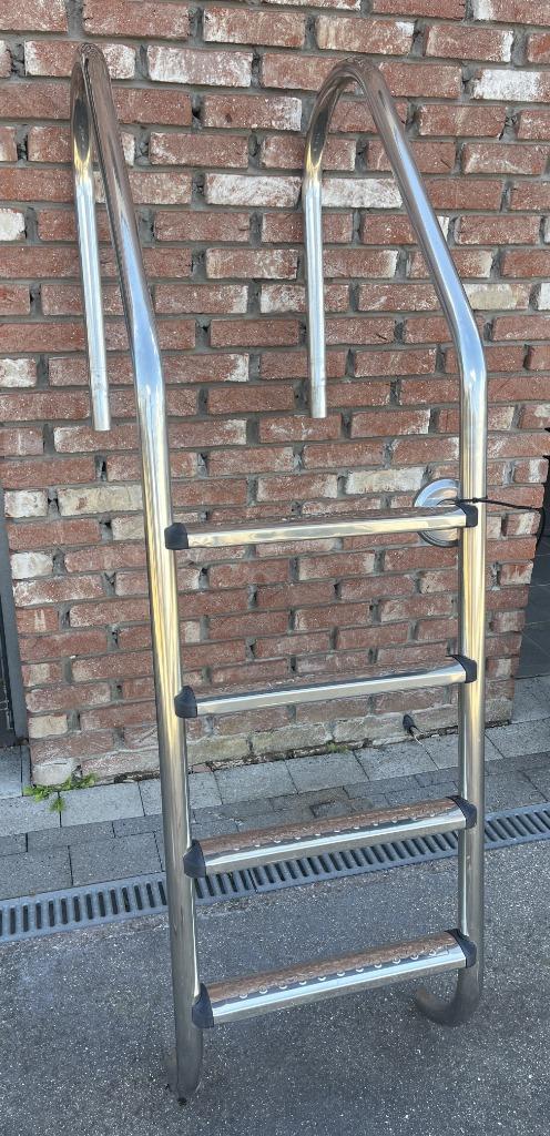 Zwembad Trap - Inox - 4 treden, Tuin en Terras, Zwembad-toebehoren, Zo goed als nieuw, Ladder, Ophalen of Verzenden