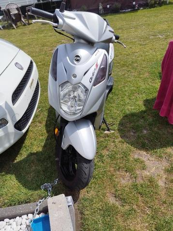 Bonjour je vends où échange scooter sym orbite 2  beschikbaar voor biedingen