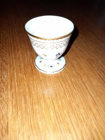 eierdopje beschikbaar voor biedingen