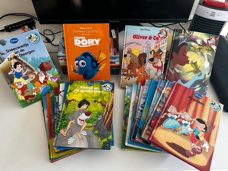 Lot van 55 disney boeken, Boeken, Kinderboeken | Jeugd | onder 10 jaar, Zo goed als nieuw, Sprookjes, Ophalen