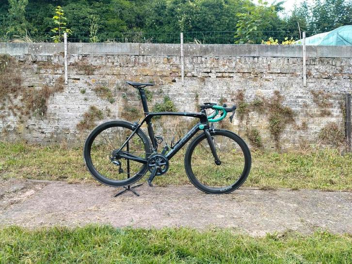 Bianchi oltre xr3, Fietsen en Brommers, Fietsen | Racefietsen, Ophalen