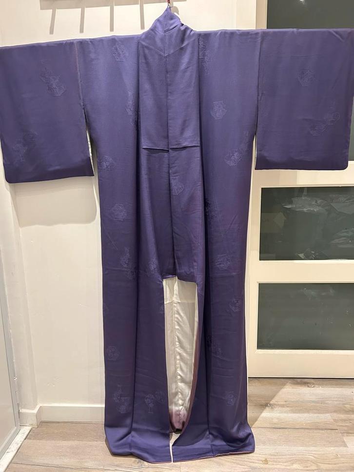 Japanse vintage Iromuji zijden kimono met familiewapen, Kleding | Dames, Overige Dameskleding, Zo goed als nieuw, Ophalen of Verzenden