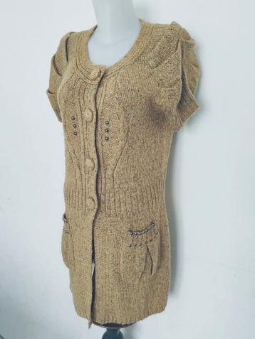 Origineel lang vest met geplooide mouwen, retro-chique stijl beschikbaar voor biedingen