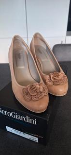 Nero Giardino pumps, Kleding | Dames, Schoenen, Ophalen of Verzenden, Zo goed als nieuw, Pumps