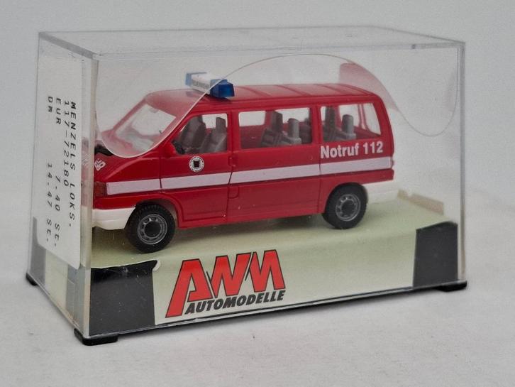Bus de passagers des sapeurs-pompiers VW T4 - AWM 1/87, Hobby & Loisirs créatifs, Voitures miniatures | 1:87, Comme neuf, Voiture