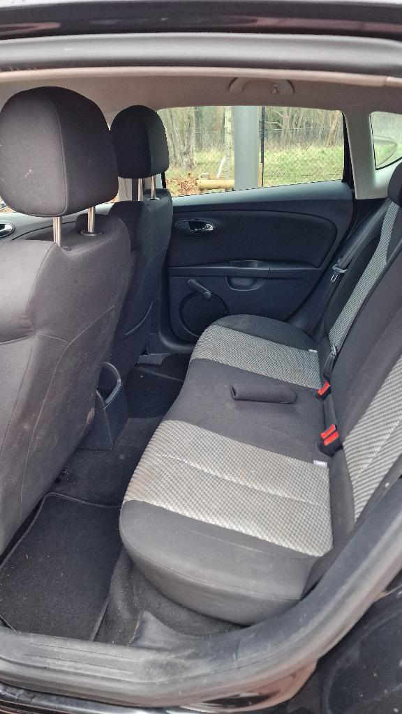 Seat Leon 1.4 Tsi 2009- 160000 Km - €3750, Auto's, Seat, Particulier, Leon, Benzine, Euro 4, 5 deurs, Handgeschakeld, Zwart, Zwart