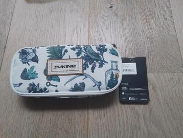 Pennenzak schooletui Dakine Wolfcreek nieuw beschikbaar voor biedingen