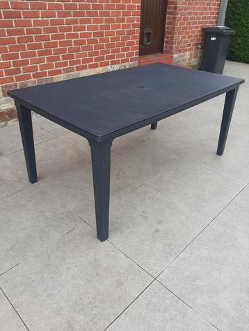 Stevige tuintafel 165 x 93 cm beschikbaar voor biedingen