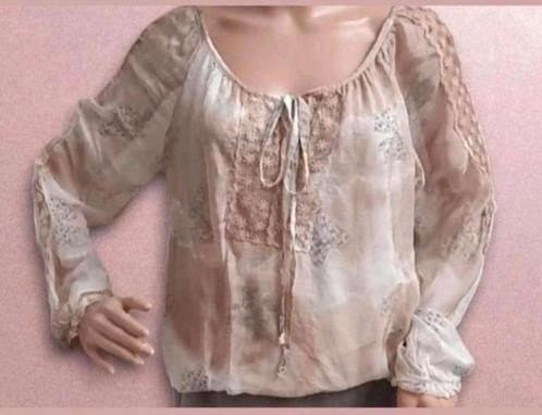 ✨️ VINTAGE Soepelvallende Blouse met Mooie Details Maat M✨️✨, Kleding | Dames, Blouses en Tunieken, Zo goed als nieuw, Maat 38/40 (M)