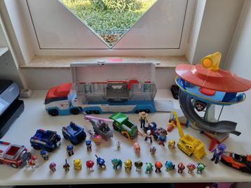 paw patrol vrachtwagen, uitkijktoren en wagens beschikbaar voor biedingen