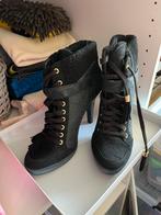 Guess 40 zwarte laars, Ophalen, Gedragen, Zwart