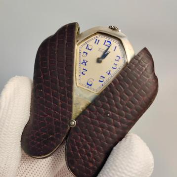 Zilveren horloge van de School of State Major Officers van T beschikbaar voor biedingen