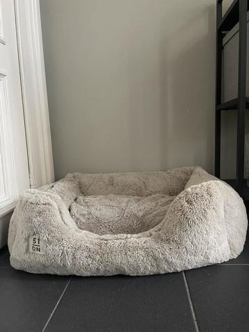 Hondenmand Supersoft M 70x50cm - stof - lichtgrijs, Dieren en Toebehoren, Hondenmanden, Ophalen of Verzenden, Zo goed als nieuw