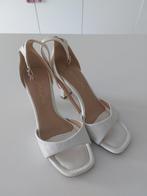 Witte damesschoenen merk Unisa, Kleding | Dames, Schoenen, Ophalen, Zo goed als nieuw