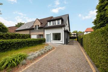 Huis te koop in Kapellen, 3 slpks beschikbaar voor biedingen