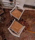 2 witte Carimate stoelen (Cassina), Huis en Inrichting, Stoelen, Ophalen, Riet of Rotan