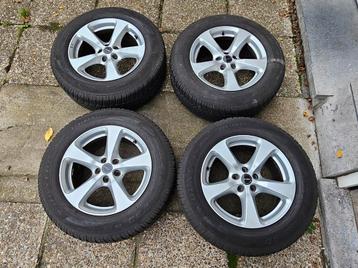 volvo XC60, winterbanden 235/65/R17 104H, velgen perfect beschikbaar voor biedingen