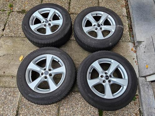 volvo XC60, pneus d'hiver 235/65/R17 104H, jantes parfaites, Autos : Pièces & Accessoires, Pneus & Jantes, Pneu(s), Pneus hiver