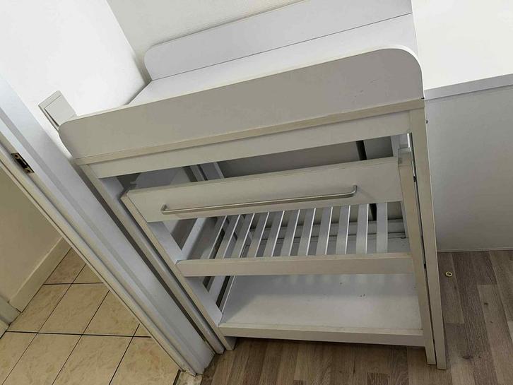 Child Wood  Verzorgingstafel, Kinderen en Baby's, Kinderkamer | Tafels en Stoelen, Zo goed als nieuw, Ophalen
