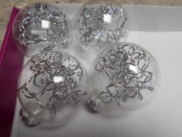 10 Transparante kerstballen/ Diameter 6 en 10 cm. beschikbaar voor biedingen
