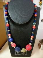 Te koop:Nieuw!!Mooie lange ketting rood/blauw en goudkleurig, Handtassen en Accessoires, Kettingen, Ophalen, Verstelbaar, Blauw