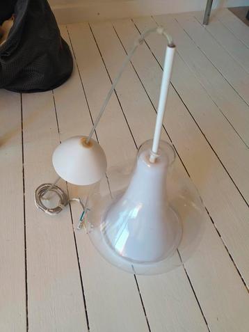 Trechterlamp beschikbaar voor biedingen