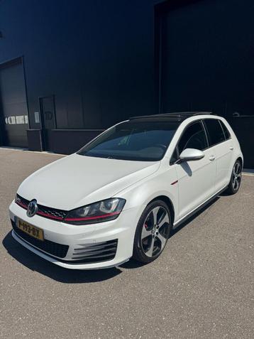 Volkswagen Golf GTI Panorama beschikbaar voor biedingen