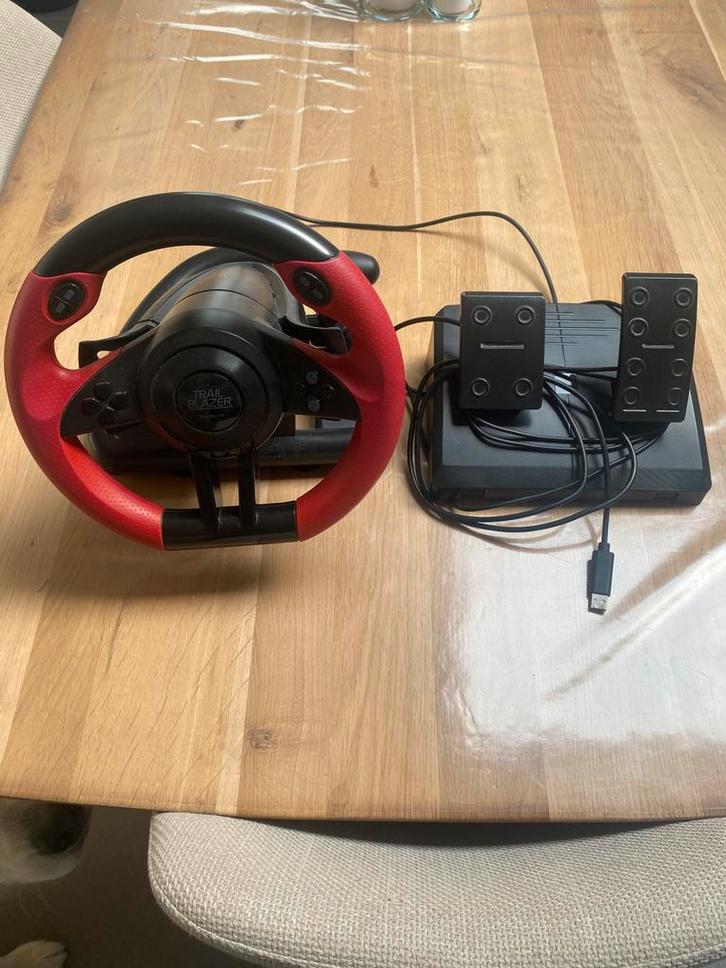 TRAILBLAZER - Race Stuur + Pedalen, Games en Spelcomputers, Spelcomputers | Xbox | Accessoires, Zo goed als nieuw, Xbox One, Ophalen of Verzenden