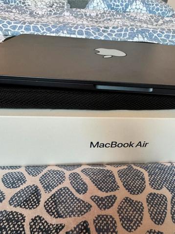 Macbook air M2 256gb GLOEDNIEUW