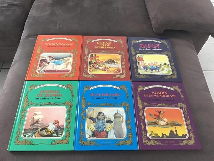 7 x Sprookjes en fabels uit de hele wereld., Boeken, Sprookjes en Fabels, Zo goed als nieuw, Ophalen of Verzenden