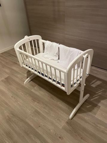 Schommelwieg + aerosleep matras, 3D beschermer en hoeslakens beschikbaar voor biedingen