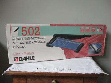 Hefboom papier snijmachine beschikbaar voor biedingen