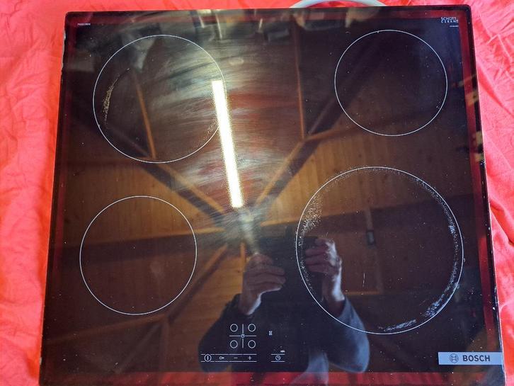 La table de cuisson céramique Bosh HT6ET60 est comme neuve, Electroménager, Tables de cuisson, Comme neuf, Encastré, 4 zones de cuisson