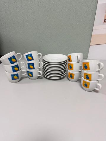Vintage 12-delige kop & schotel kleurrijk retro fruitdesign beschikbaar voor biedingen