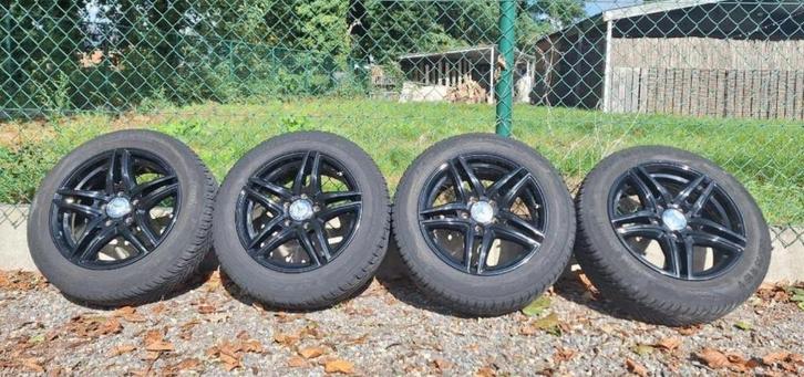 STOCK EN SOLDE: Jantes Mercedes 16 pouces avec pneus d'hiver, Autos : Pièces & Accessoires, Pneus & Jantes, Pneus et Jantes, Pneus hiver