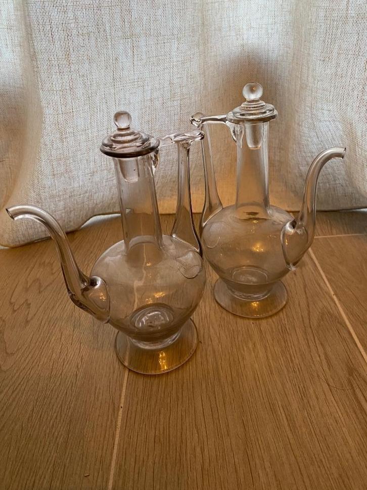 2 x en verre du XVIIIe siècle Huilier vinaigrier, Antiquités & Art, Antiquités | Verre & Cristal, Enlèvement ou Envoi