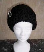 Vintage Astrachan hoed met strass pin, Kleding | Dames, Hoeden en Petten, Ophalen of Verzenden, Zo goed als nieuw