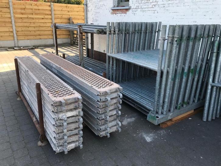 Stelling met stalen vloeren cat.6., Doe-het-zelf en Bouw, Steigers, Zo goed als nieuw, Gevelsteiger, 5 meter of hoger, Ophalen