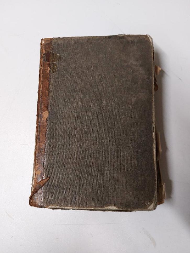 Livres ,dictionnaire ancien,année 1871, Antiquités & Art, Antiquités | Outils & Instruments, Enlèvement ou Envoi