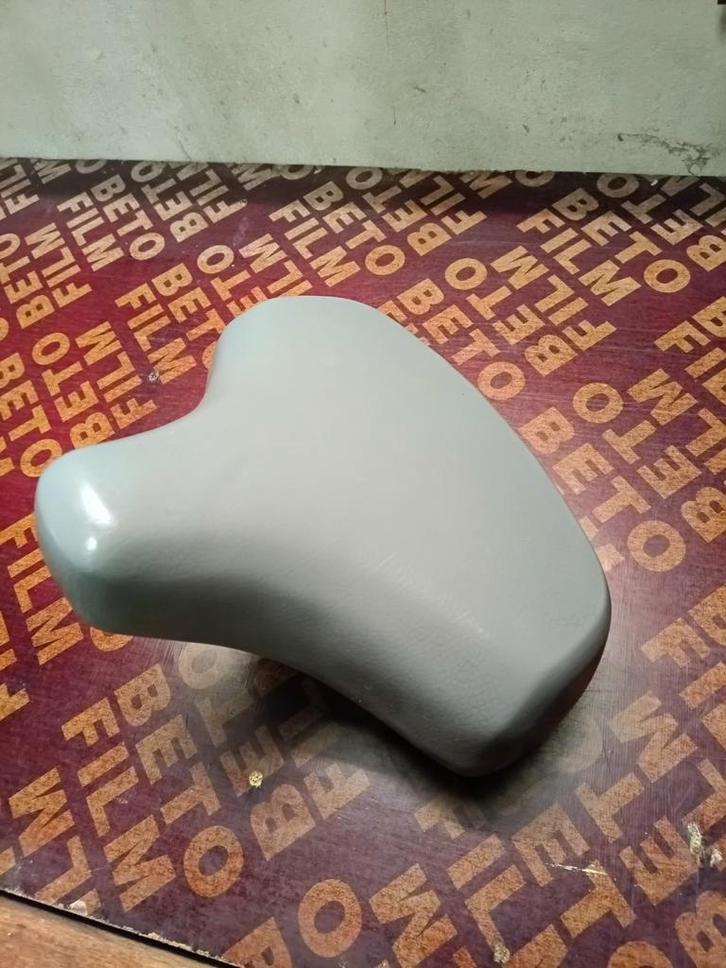 honda camino grijs zadel origineel !, Fietsen en Brommers, Brommeronderdelen | Algemeen, Gebruikt, Zadel, Ophalen of Verzenden