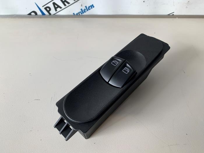 Elektrisch Raam Schakelaar van een Mercedes Vito, Auto-onderdelen, Dashboard en Schakelaars, Mercedes-Benz, Nieuw, 12 maanden garantie