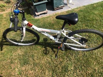 Jongens fiets 10j beschikbaar voor biedingen